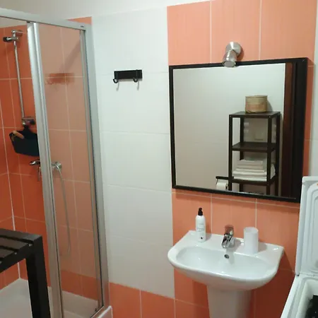 Viktoria 5 Apartment